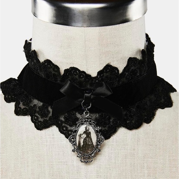 *OUT OF STOCK* Widow Hopelessly Devoted Lace Choker - Picture 4 of 4